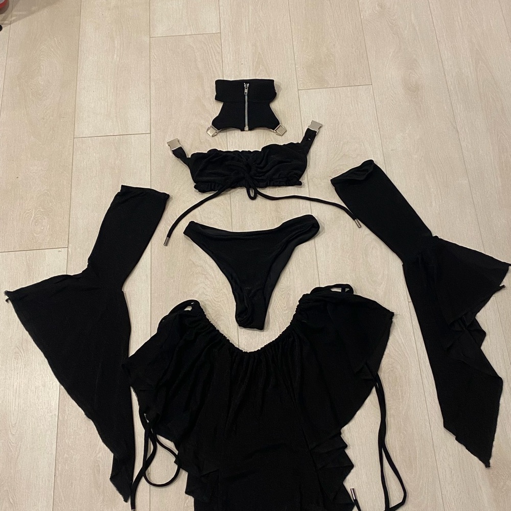 Black Women's Festival Set ( 8 piece set)